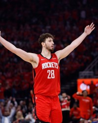 拉金谈国家队队友申京：他有点像约基奇 能带领我们拿欧锦赛奖牌