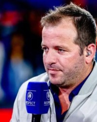 开云APP-范德法特：在英格兰，爆粗就像说“谢谢”一样频繁